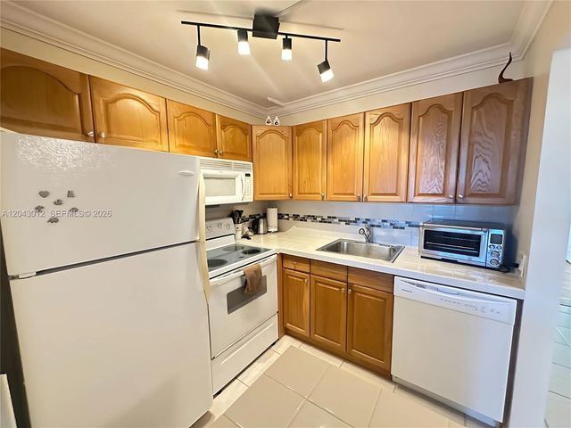 1009 Harwood C 1009 1009, Deerfield Beach, FL 33442