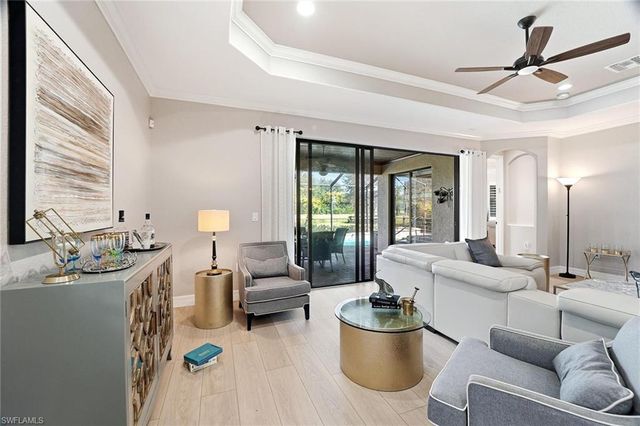2906 Aviamar CIR, Naples, FL 34114