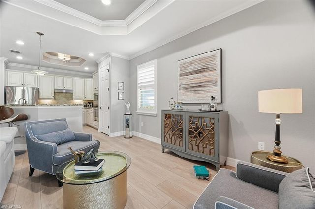 2906 Aviamar CIR, Naples, FL 34114