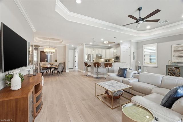 2906 Aviamar CIR, Naples, FL 34114