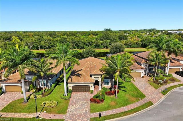 2906 Aviamar CIR, Naples, FL 34114