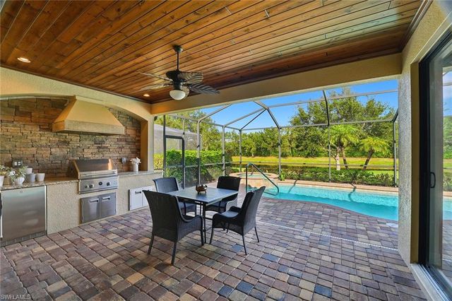 2906 Aviamar CIR, Naples, FL 34114