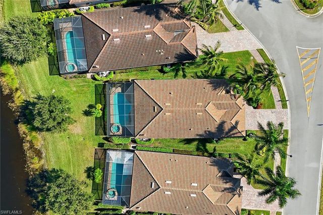 2906 Aviamar CIR, Naples, FL 34114