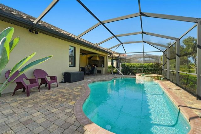 2906 Aviamar CIR, Naples, FL 34114