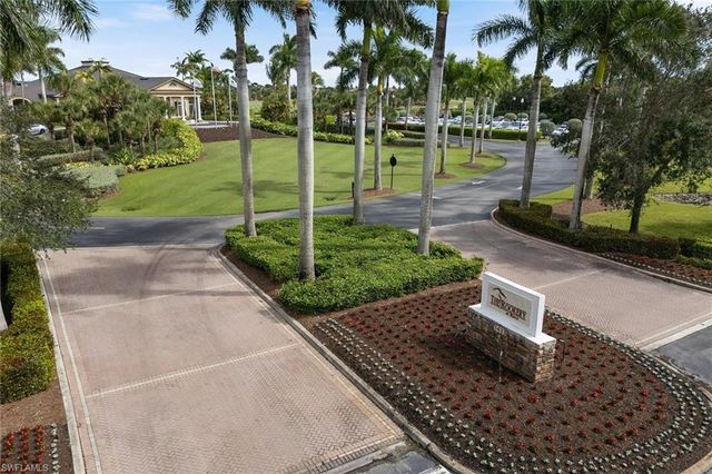 2906 Aviamar CIR, Naples, FL 34114