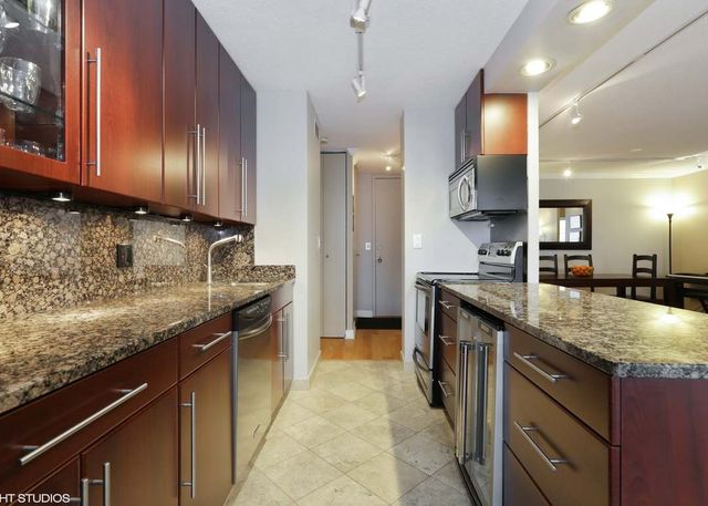 3150 N SHERIDAN Road 24B, Chicago, IL 60657