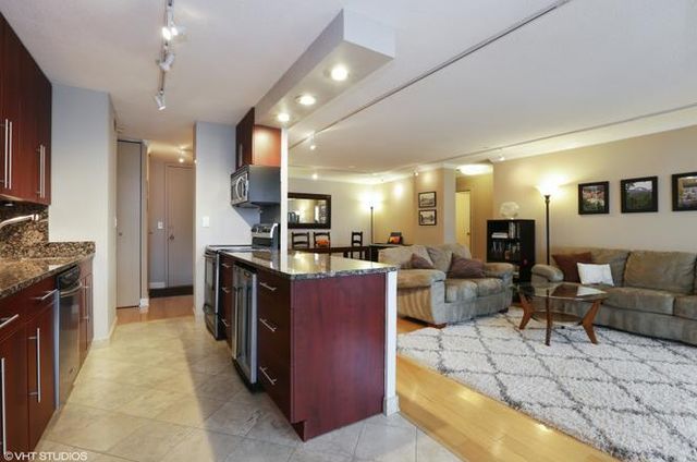 3150 N SHERIDAN Road 24B, Chicago, IL 60657