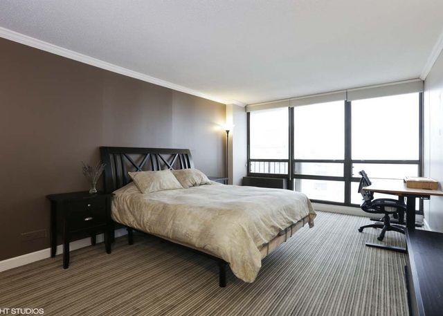 3150 N SHERIDAN Road 24B, Chicago, IL 60657