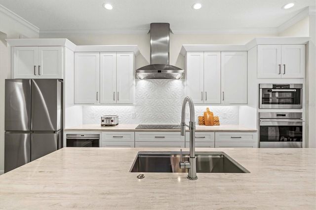 11909 HUNTERS CREEK ROAD, Venice, FL 34293