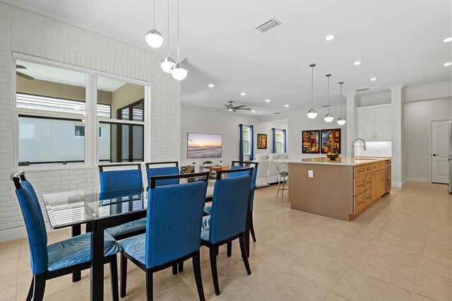 11909 HUNTERS CREEK ROAD, Venice, FL 34293