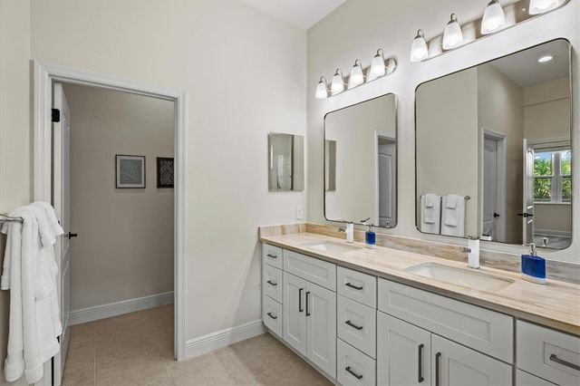 11909 HUNTERS CREEK ROAD, Venice, FL 34293