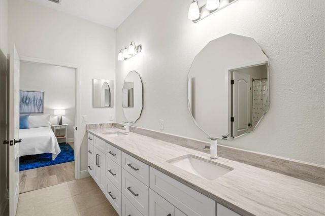 11909 HUNTERS CREEK ROAD, Venice, FL 34293