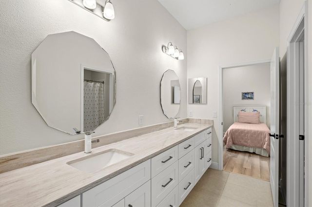 11909 HUNTERS CREEK ROAD, Venice, FL 34293