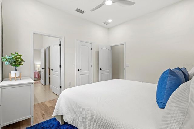 11909 HUNTERS CREEK ROAD, Venice, FL 34293