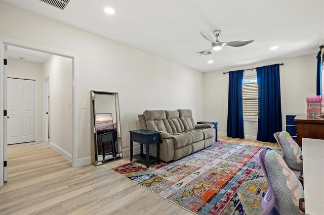 11909 HUNTERS CREEK ROAD, Venice, FL 34293