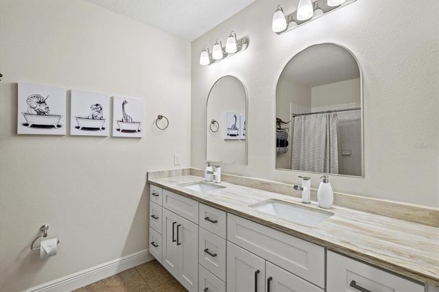 11909 HUNTERS CREEK ROAD, Venice, FL 34293