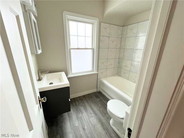 1031 Pennfield Road, Cleveland Heights, OH 44121