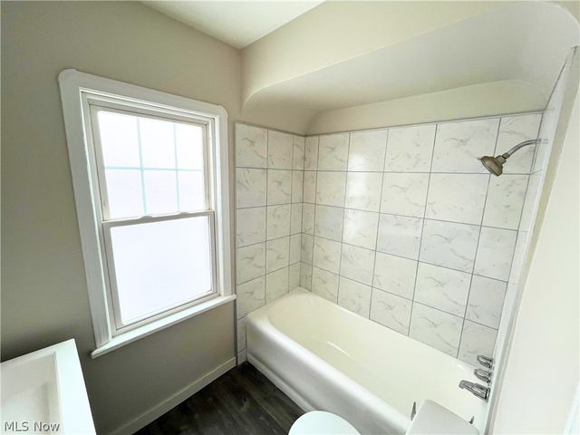 1031 Pennfield Road, Cleveland Heights, OH 44121