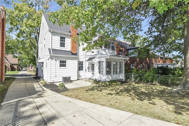 1031 Pennfield Road, Cleveland Heights, OH 44121