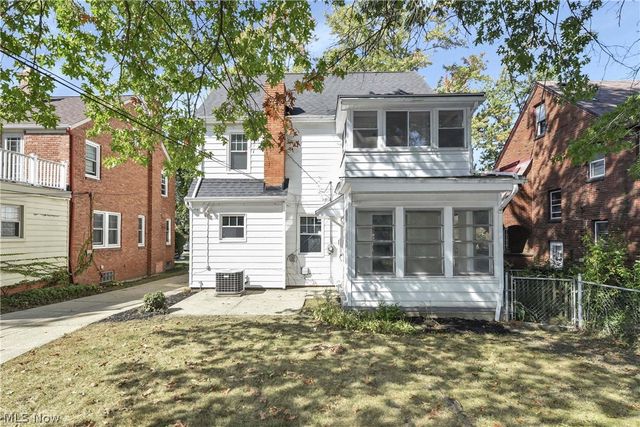 1031 Pennfield Road, Cleveland Heights, OH 44121