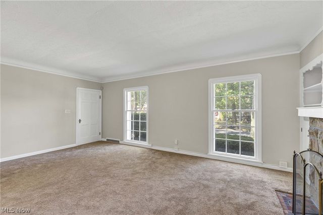 1031 Pennfield Road, Cleveland Heights, OH 44121