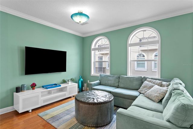 412 REGENT LANE N, St Petersburg, FL 33701