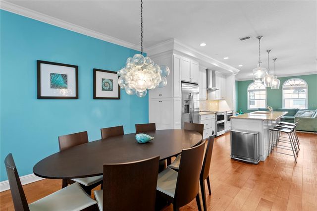 412 REGENT LANE N, St Petersburg, FL 33701