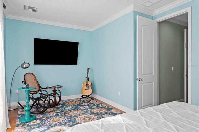 412 REGENT LANE N, St Petersburg, FL 33701