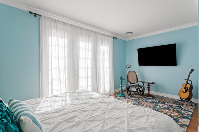 412 REGENT LANE N, St Petersburg, FL 33701