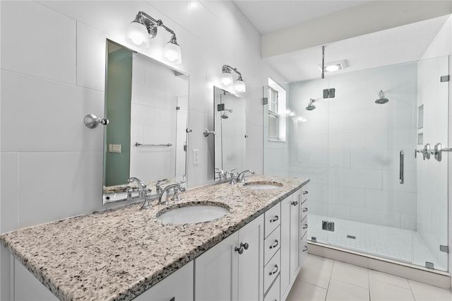 412 REGENT LANE N, St Petersburg, FL 33701