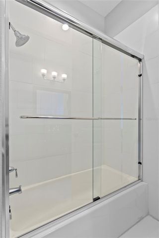 412 REGENT LANE N, St Petersburg, FL 33701