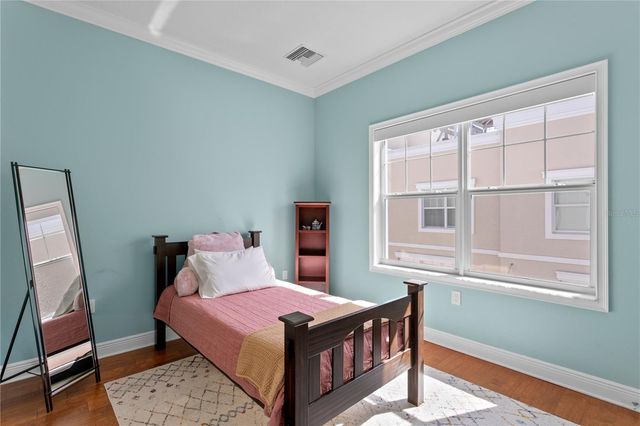 412 REGENT LANE N, St Petersburg, FL 33701