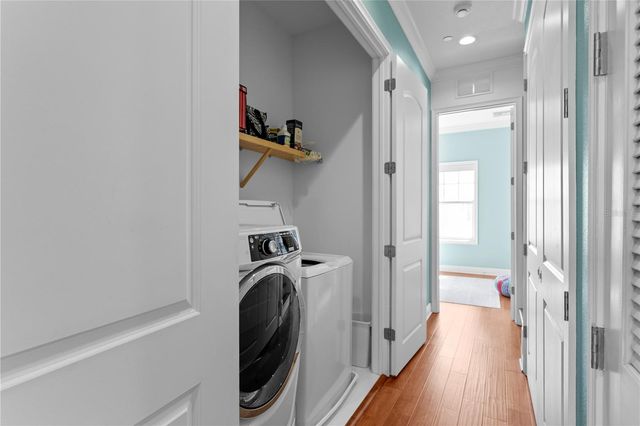 412 REGENT LANE N, St Petersburg, FL 33701