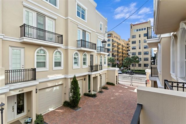 412 REGENT LANE N, St Petersburg, FL 33701