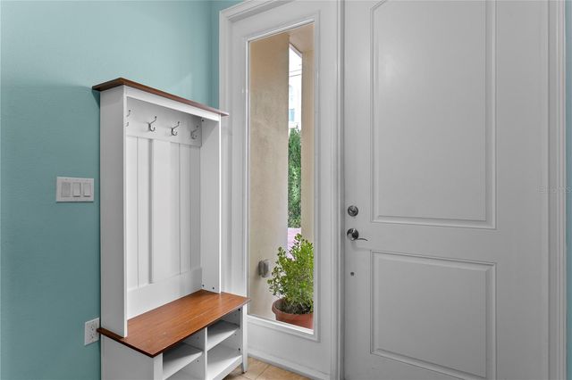 412 REGENT LANE N, St Petersburg, FL 33701