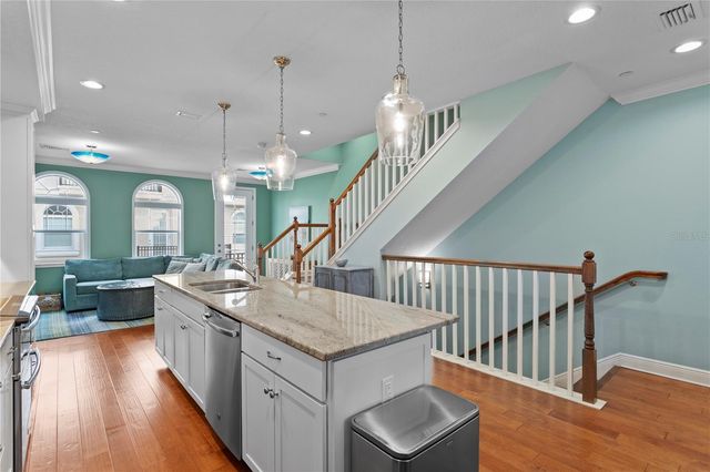 412 REGENT LANE N, St Petersburg, FL 33701