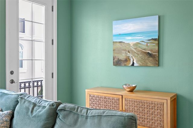 412 REGENT LANE N, St Petersburg, FL 33701