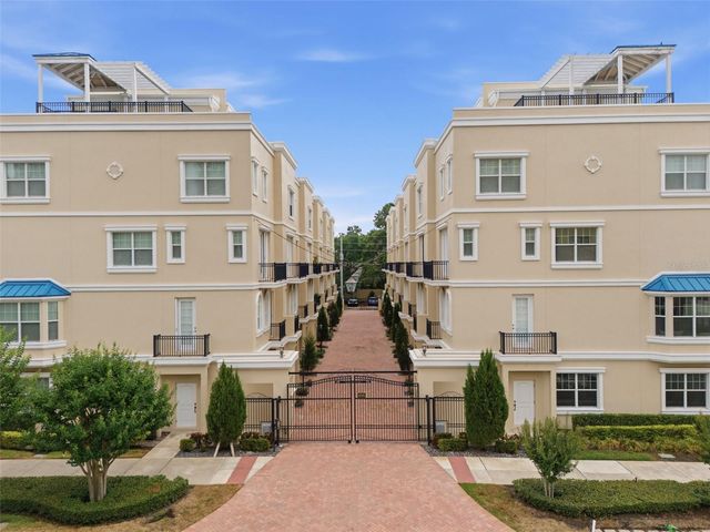 412 REGENT LANE N, St Petersburg, FL 33701