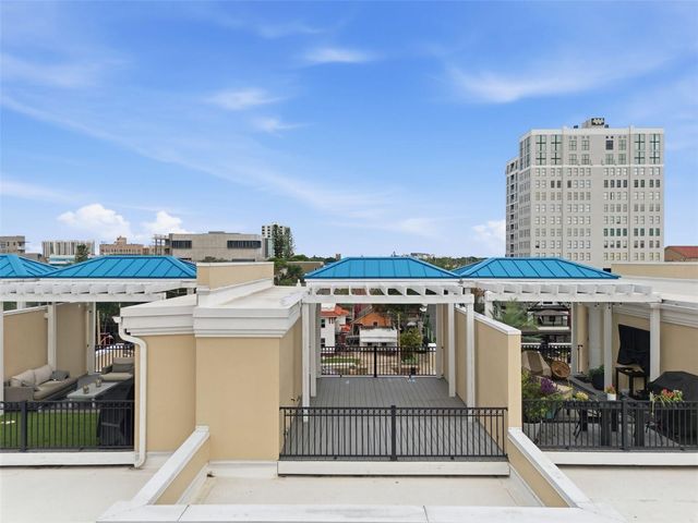 412 REGENT LANE N, St Petersburg, FL 33701