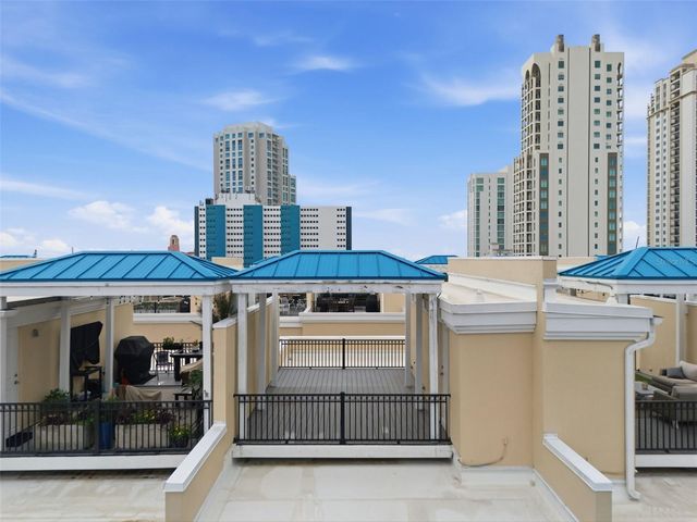 412 REGENT LANE N, St Petersburg, FL 33701