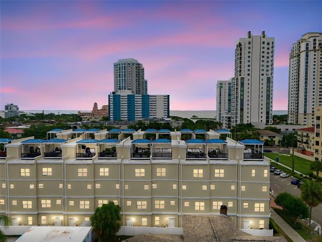 412 REGENT LANE N, St Petersburg, FL 33701