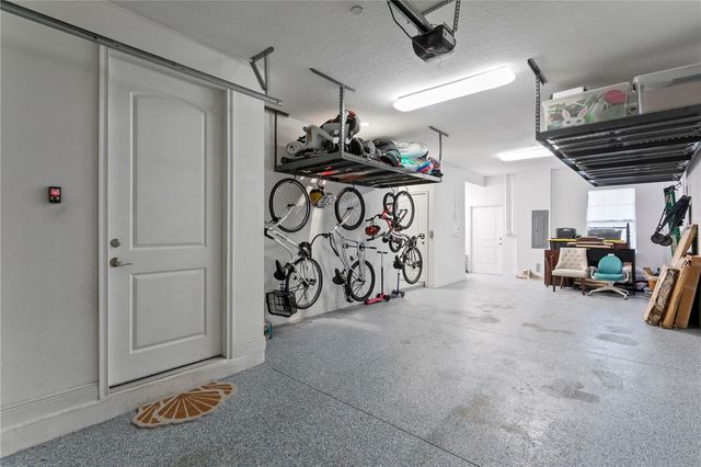 412 REGENT LANE N, St Petersburg, FL 33701