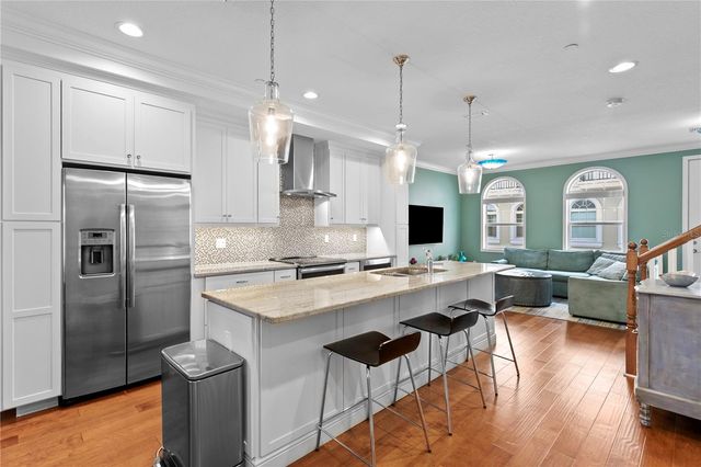 412 REGENT LANE N, St Petersburg, FL 33701