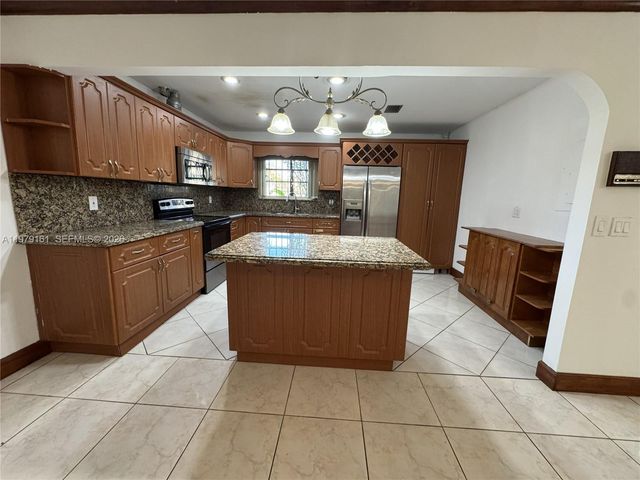 19750 Cypress Ct, Hialeah, FL 33015