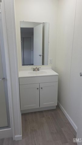 33 Tee Lane, Bakersfield, CA 93308