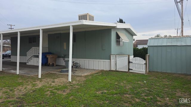 33 Tee Lane, Bakersfield, CA 93308