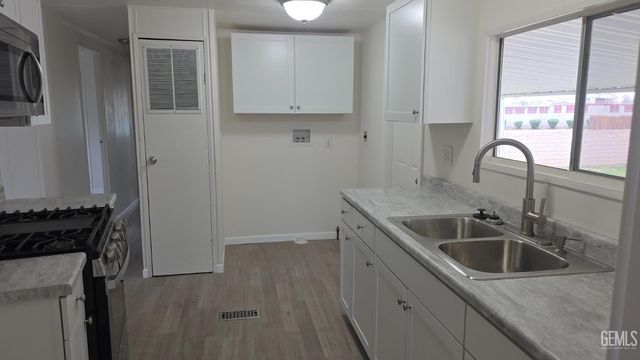 33 Tee Lane, Bakersfield, CA 93308