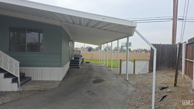 33 Tee Lane, Bakersfield, CA 93308