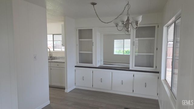 33 Tee Lane, Bakersfield, CA 93308