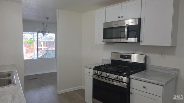 33 Tee Lane, Bakersfield, CA 93308